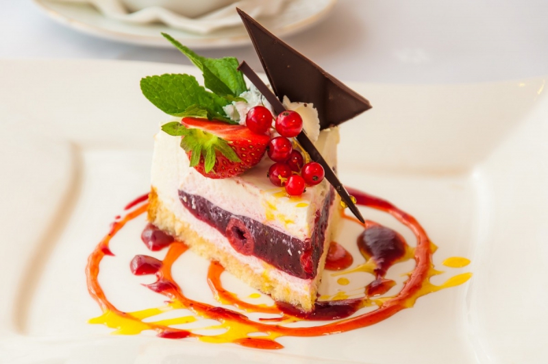 boulangerie-ST RAPHAEL-min_the_cake_dessert_eating_bun_colorful_sweet_dish_taste_cake_with_cream-941034